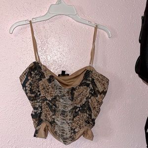 This top is never been used its brand new :)